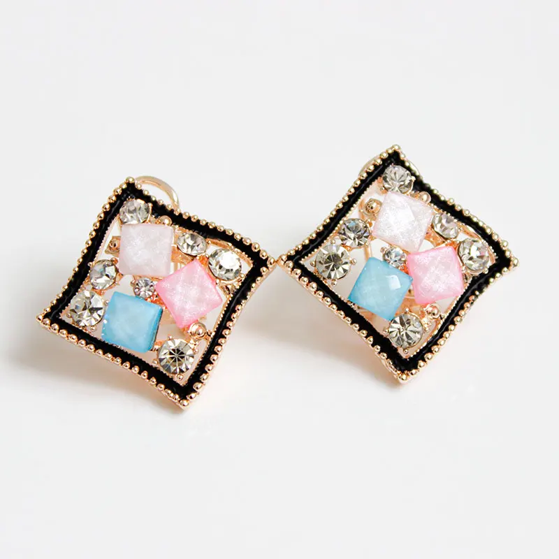 F&U New Arrival 2017 Multicolor Acrylic Crystal with Black Gold Color Screw-back Rhombic Stud women Earrings Bijoux
F&U New Arrival 2017 Multicolor Acrylic Crystal with Black Gold Color Screw-back Rhombic Stud women Earrings Bijoux