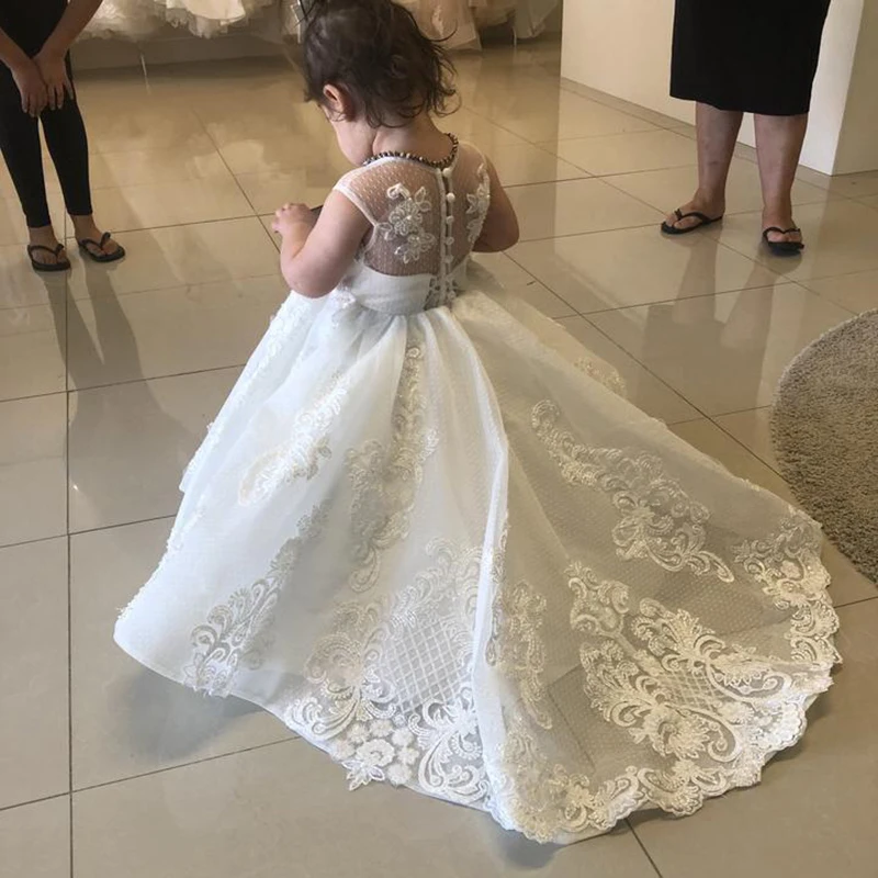Lace First Communion Dresses 2020 Children Kids White Ball Gowns Embroidery Tulle Toddler Flower Little Girl Dresses with Train
Lace First Communion Dresses 2020 Children Kids White Ball Gowns Embroidery Tulle Toddler Flower Little Girl Dresses with Train