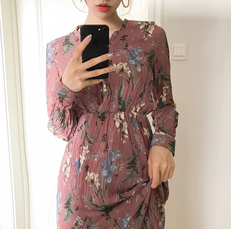 Korean Yuanqi Girl's Temperament Printed V-collar, Slender And Slender, Long Sleeve
Korean Yuanqi Girl's Temperament Printed V-collar, Slender And Slender, Long Sleeve
