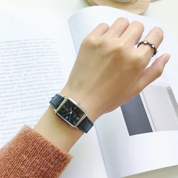 Fashion women vintage leather watches rectangle dial elegant ladies wristwatches casual female retro watch roma number clock
Fashion women vintage leather watches rectangle dial elegant ladies wristwatches casual female retro watch roma number clock