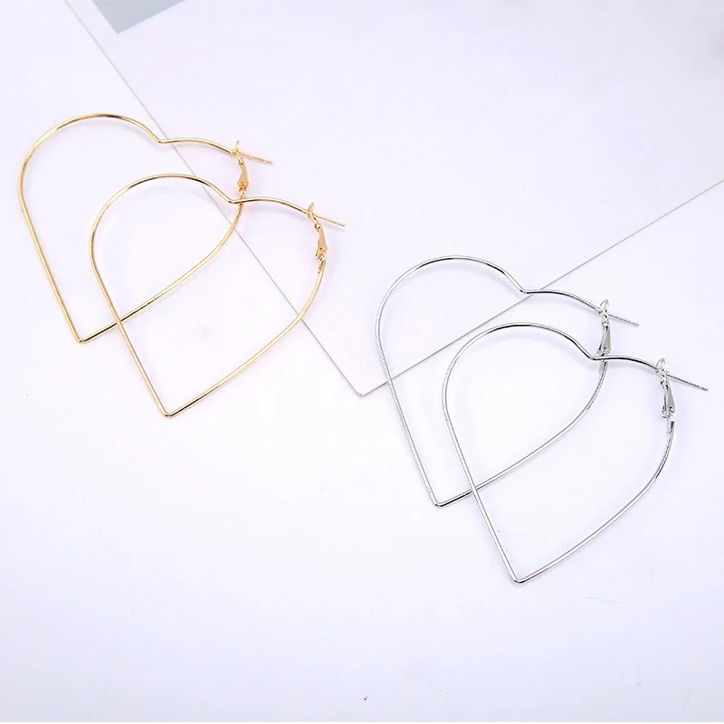 

Fashion Thin Out Exquisite Unique LNRRABC Heart-shaped Hollow Earrings Simple Silvery Golden Jewelry Hoop Accessories Section