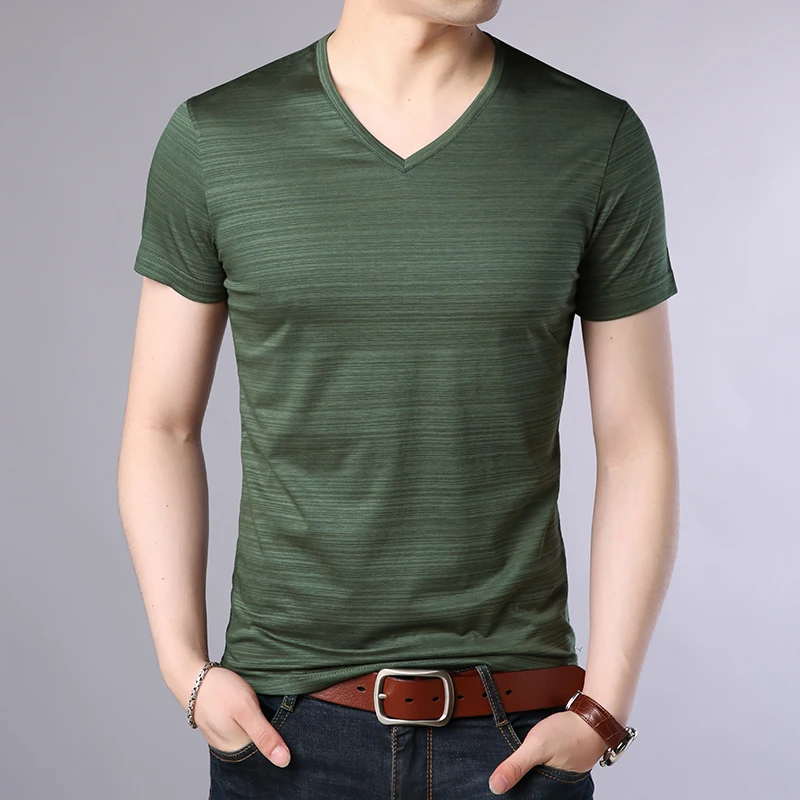 2020 New Fashion Brand T Shirts Men Solid Color V Neck Trends Streetwear Tops Summer Top Grade Short Sleeve Tshirts Men Clothing
2020 New Fashion Brand T Shirts Men Solid Color V Neck Trends Streetwear Tops Summer Top Grade Short Sleeve Tshirts Men Clothing