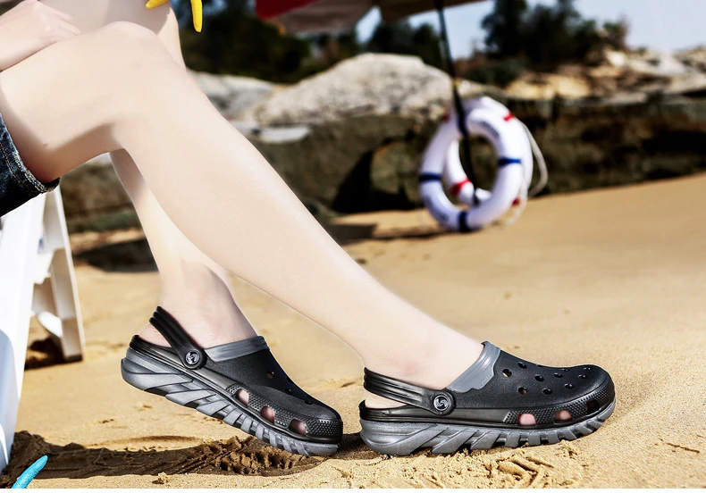 Brand Big Size 38-46 High Quality Croc Men Casual Aqua Clogs 2018 Male Band Sandals Summer Black Beach Swimming Shoes (7)