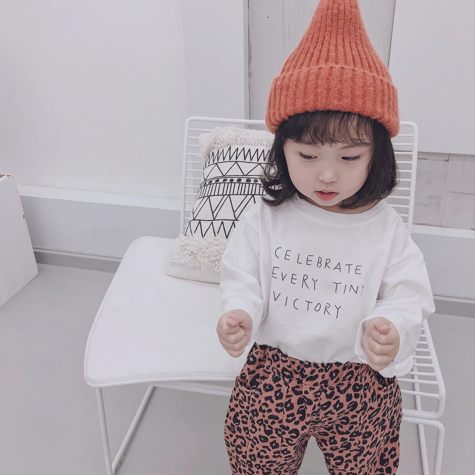 WLG spring boys girls hoodies kids letter printed white hoodie baby causal all match clothes
WLG spring boys girls hoodies kids letter printed white hoodie baby causal all match clothes