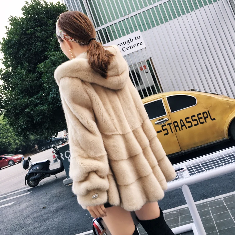 2018 new mink coat female mantle cap jacket in the long section of mink fur coat hooded Korean version was thin
2018 new mink coat female mantle cap jacket in the long section of mink fur coat hooded Korean version was thin