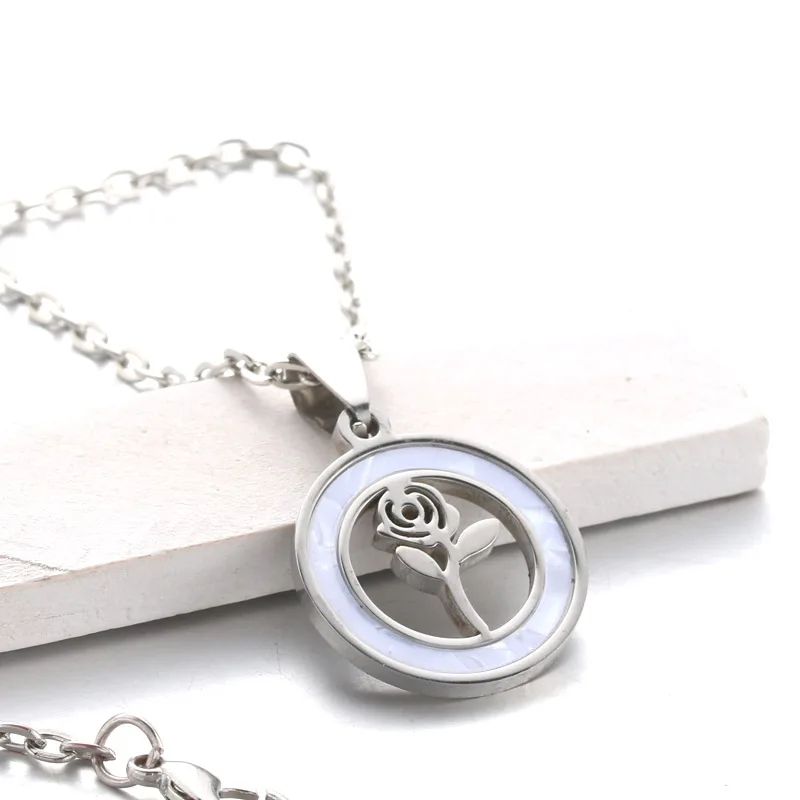 Gold/Silver Charm Case Material Hollow Rose Pendant Necklace Women's Jewelry Fashion Gold Silver Necklaces and Pendants Jewelry
Gold/Silver Charm Case Material Hollow Rose Pendant Necklace Women's Jewelry Fashion Gold Silver Necklaces and Pendants Jewelry