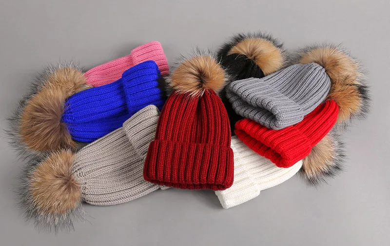 kid hat with fur pompom 1