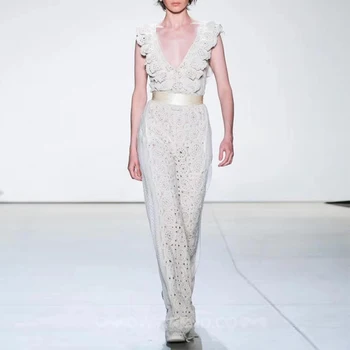 Summer Women Lace Jumpsuit 2018 New Model Sleeveless Sexy Deep V Neck Solid Bodycon Fashion Celebirty Party Jumpsuits Rompers
Summer Women Lace Jumpsuit 2018 New Model Sleeveless Sexy Deep V Neck Solid Bodycon Fashion Celebirty Party Jumpsuits Rompers