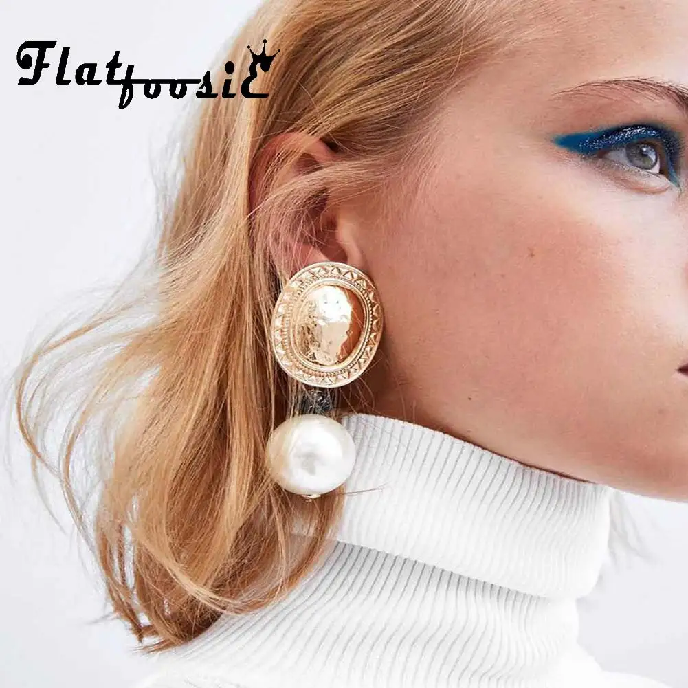Flatfoosie ZA Simulated Pearl Dangle Earrings For Women Fashion Gold Color Round Statement Pendant Drop Earring Wedding Jewelry
Flatfoosie ZA Simulated Pearl Dangle Earrings For Women Fashion Gold Color Round Statement Pendant Drop Earring Wedding Jewelry