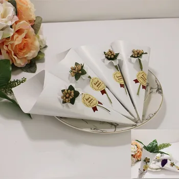Wedding Favors Flower Cones Holder Ice Cream Style DIY handmade White Paper Candy Boxes gift package Party Wedding Decor 100pcs
Wedding Favors Flower Cones Holder Ice Cream Style DIY handmade White Paper Candy Boxes gift package Party Wedding Decor 100pcs