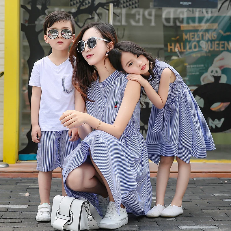 Striped Family Look Mother Daughter Dresses Mommy and Me Clothes Boys Clothing Sets Family Matching Outfits Parent-Child Clothes
Striped Family Look Mother Daughter Dresses Mommy and Me Clothes Boys Clothing Sets Family Matching Outfits Parent-Child Clothes