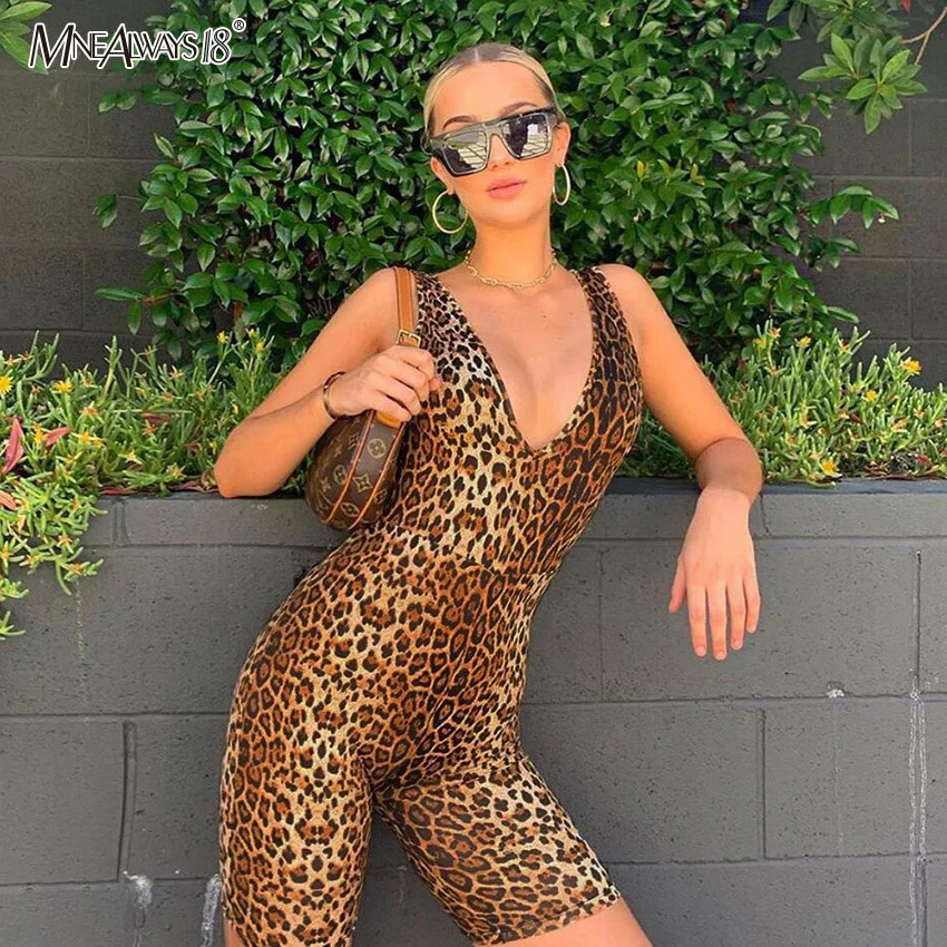 Mnealways18 Vintage Leopard Short Jumpsuit Female Summer Sleeveless Sexy Deep V-Neck Women Bodysuit Streetwear Playsuit Fashion
Mnealways18 Vintage Leopard Short Jumpsuit Female Summer Sleeveless Sexy Deep V-Neck Women Bodysuit Streetwear Playsuit Fashion