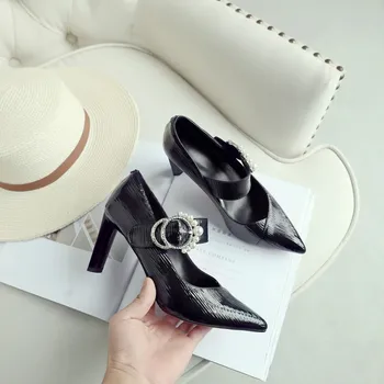 GPOKHDS 2019 women Pumps soft Cow leather autumn spring string bead Rome style black color pointed toe high heels pumps party
GPOKHDS 2019 women Pumps soft Cow leather autumn spring string bead Rome style black color pointed toe high heels pumps party