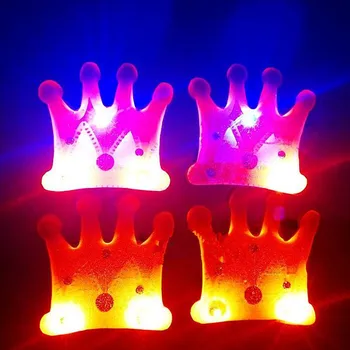 New LED Crown Flashing Brooch Pin Kids Children Light Up Glowing Badge Gift Toys Glow Party Supplies Wedding Decoration 
New LED Crown Flashing Brooch Pin Kids Children Light Up Glowing Badge Gift Toys Glow Party Supplies Wedding Decoration