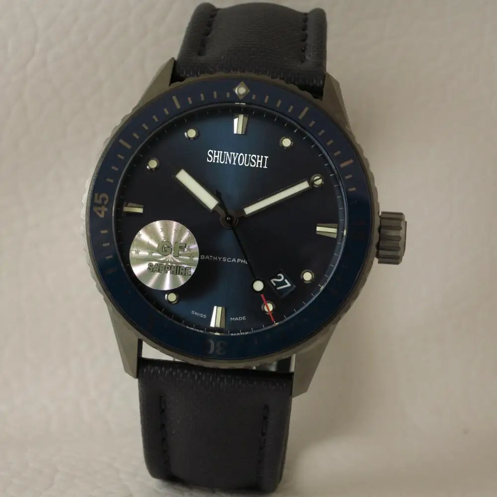 WG0688 Mens Watches Top Brand Runway Luxury European Design Automatic Mechanical Watch
WG0688 Mens Watches Top Brand Runway Luxury European Design Automatic Mechanical Watch