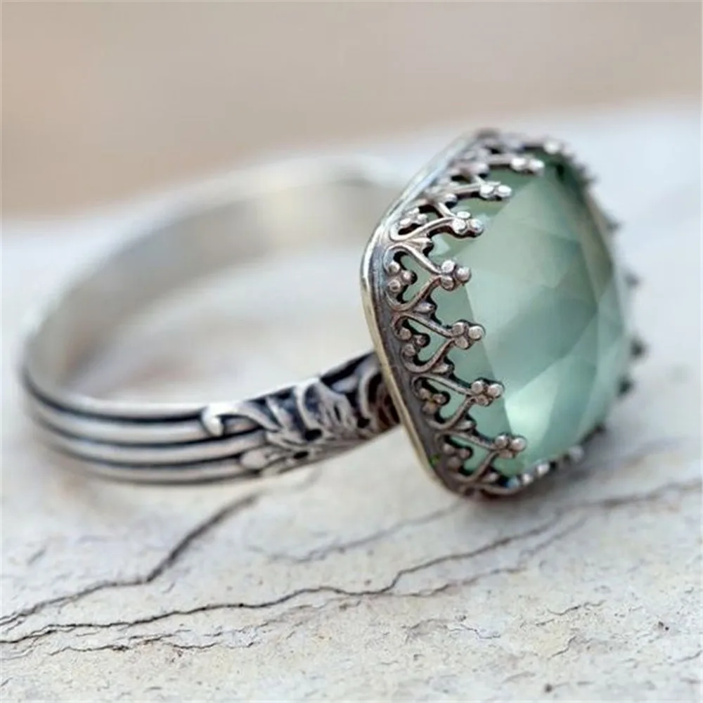 Vintage Green Stone Princess Rings for Women Wedding Antique Silver Ring Men Luxury Jewelry Bague Femme Anillos Mujer O5C126
Vintage Green Stone Princess Rings for Women Wedding Antique Silver Ring Men Luxury Jewelry Bague Femme Anillos Mujer O5C126