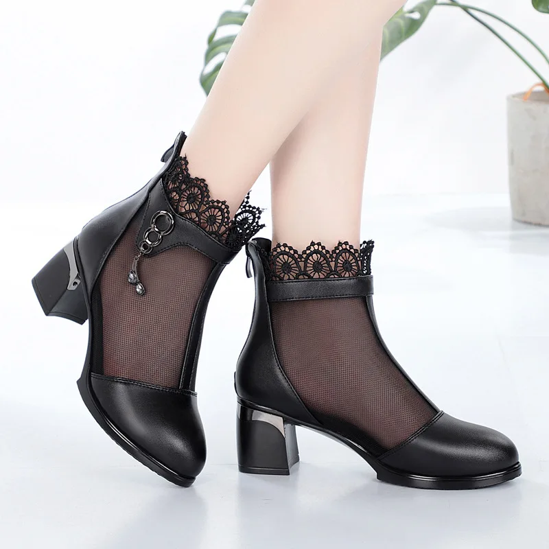 Women's Thick Heel Hollowed Out Middle Heel Summer Lace Ankle Boots Shoes Female Summer Short Boots Size 35-42
Women's Thick Heel Hollowed Out Middle Heel Summer Lace Ankle Boots Shoes Female Summer Short Boots Size 35-42