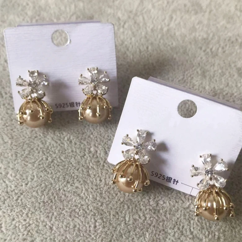 New Women Earrings 2019 Fashion Sterling Silver 925 pearl Jewelry flowers CZ Zircon Wedding Stud Earring For Brides Crystal
New Women Earrings 2019 Fashion Sterling Silver 925 pearl Jewelry flowers CZ Zircon Wedding Stud Earring For Brides Crystal