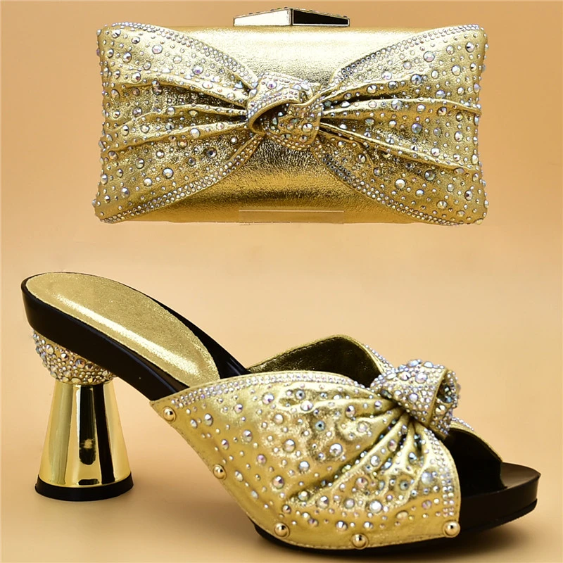 New Fashion Shoes and Bag Set Decoated with Rhinestone Nigerian Women Party Shoes and Bag Set for Women Slip on High Heels Shoe
New Fashion Shoes and Bag Set Decoated with Rhinestone Nigerian Women Party Shoes and Bag Set for Women Slip on High Heels Shoe