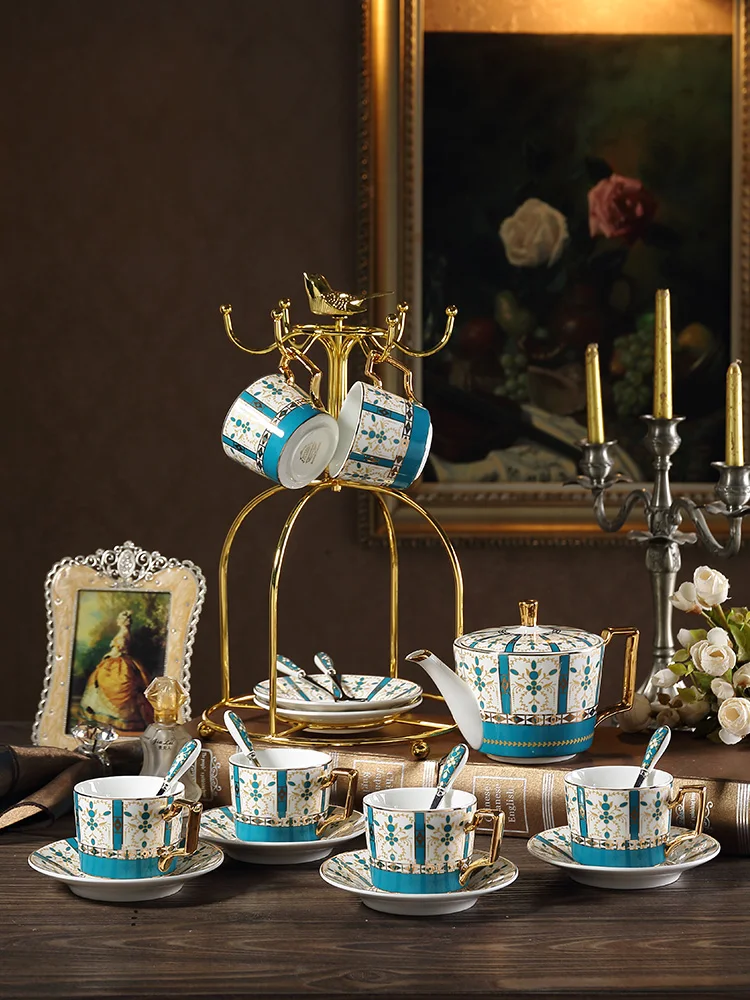 Luxury Coffee Cup Set European Bone China Coffee Cup and Saucer Set Royal Luxury Handmade Porcelain Tea Set
Luxury Coffee Cup Set European Bone China Coffee Cup and Saucer Set Royal Luxury Handmade Porcelain Tea Set