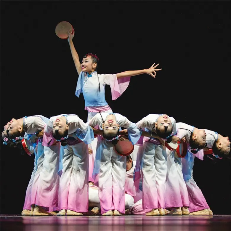 Kids Chinese Folk Dance Outfit National Dance Dress Children Classical Fan Umbrella Dance Wear Yangko Costume Stage Performance
Kids Chinese Folk Dance Outfit National Dance Dress Children Classical Fan Umbrella Dance Wear Yangko Costume Stage Performance