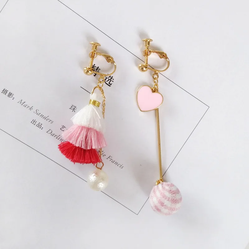 Korean Pink Grey Contrast Cotton Tassle Clip Earrings Without Piercing for Women Lady Red Heart Pom Balls No Hole On Ear Clip
Korean Pink Grey Contrast Cotton Tassle Clip Earrings Without Piercing for Women Lady Red Heart Pom Balls No Hole On Ear Clip