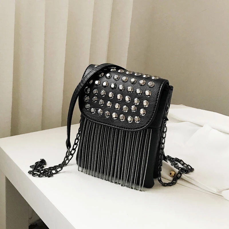 AUAU-Punk Style Women Bag Pu Leather Handbag With Tassel Purse Women'S Shoulder Bags Small Cross Body Bag Chain
AUAU-Punk Style Women Bag Pu Leather Handbag With Tassel Purse Women'S Shoulder Bags Small Cross Body Bag Chain