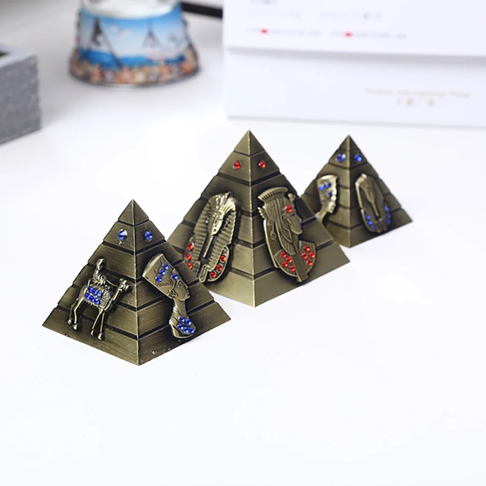3 pcs/lot Egypt Khufu Pyramid model tourist souvenir home office ornaments Decor crafts Home Furnishing alloy Creative gift
3 pcs/lot Egypt Khufu Pyramid model tourist souvenir home office ornaments Decor crafts Home Furnishing alloy Creative gift
