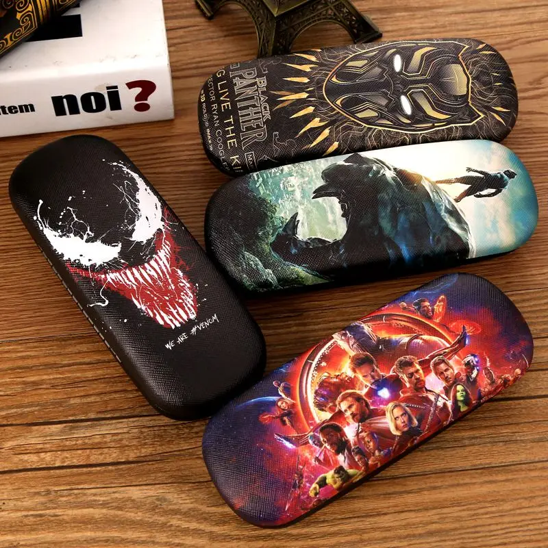 New Spider-Man Iron Man Hulk Captain America Myopia Glasses Case Boy and Girl HD 3D Printed Pressure-proof Portable Eyewear Box
New Spider-Man Iron Man Hulk Captain America Myopia Glasses Case Boy and Girl HD 3D Printed Pressure-proof Portable Eyewear Box
