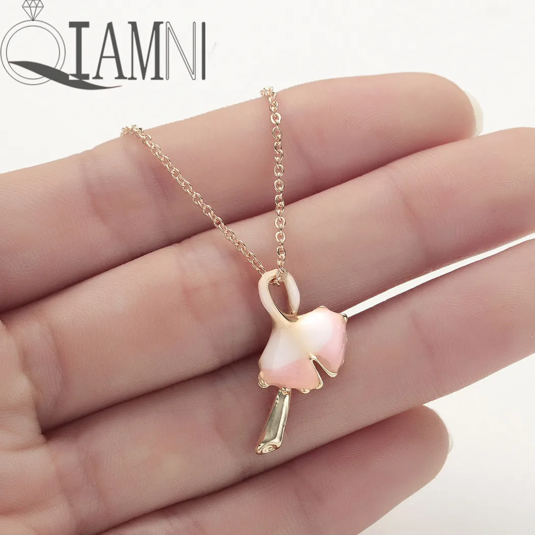 QIAMNI Creative Pink Apricot Leaf Pendant Necklace Chokers for Women Lover Gifts Birthday Jewelry Gingko Leaves Blossom Necklace
QIAMNI Creative Pink Apricot Leaf Pendant Necklace Chokers for Women Lover Gifts Birthday Jewelry Gingko Leaves Blossom Necklace