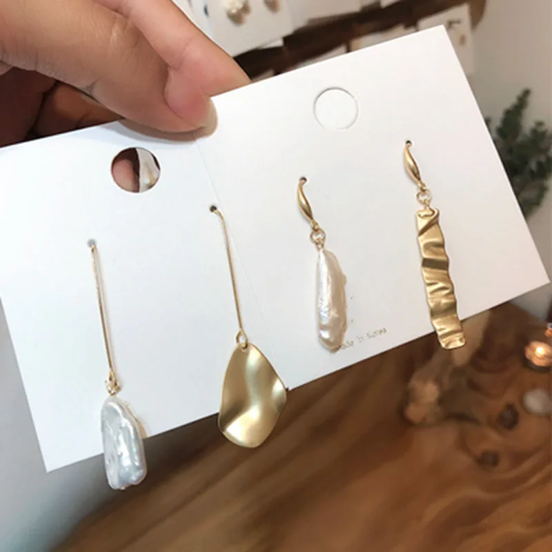 2019 New Vintage Earrings Gold Color Metal Dangle Earrings For Women pendientes mujer Freshwater Pearls Earrings Jewelry Brincos
2019 New Vintage Earrings Gold Color Metal Dangle Earrings For Women pendientes mujer Freshwater Pearls Earrings Jewelry Brincos