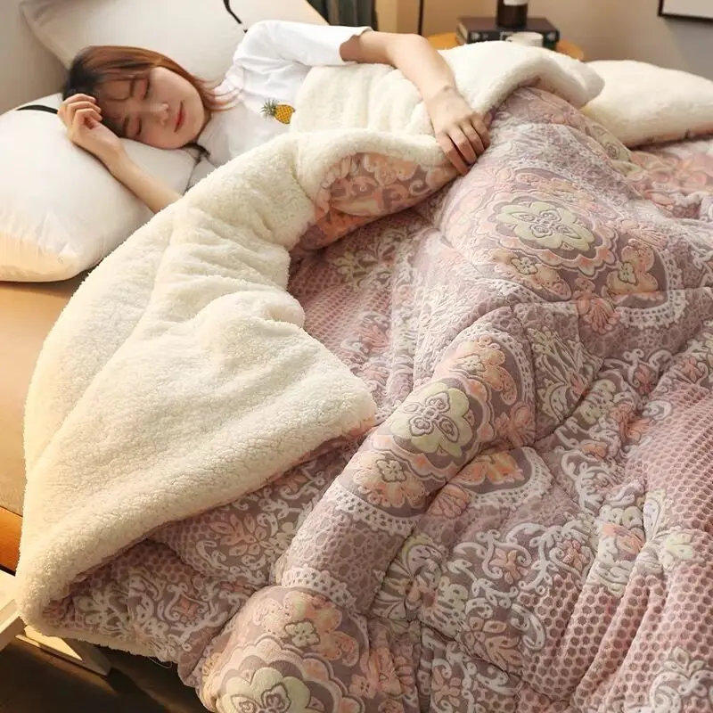 Lamb cashmere Winter patchwork Thick warm soft comfortable Quilt Duvet bedroom Luxury Printed Blanket quilts Bedding Comforter
Lamb cashmere Winter patchwork Thick warm soft comfortable Quilt Duvet bedroom Luxury Printed Blanket quilts Bedding Comforter