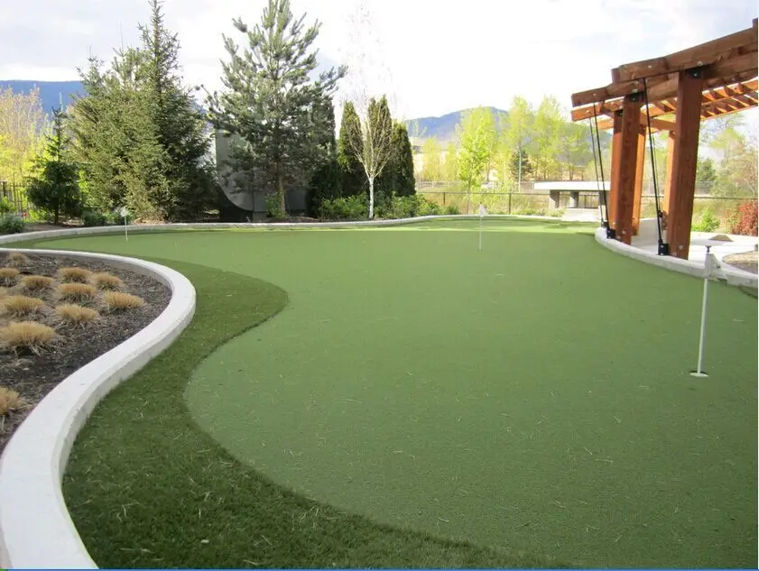 backyard putting green (9).jpg
