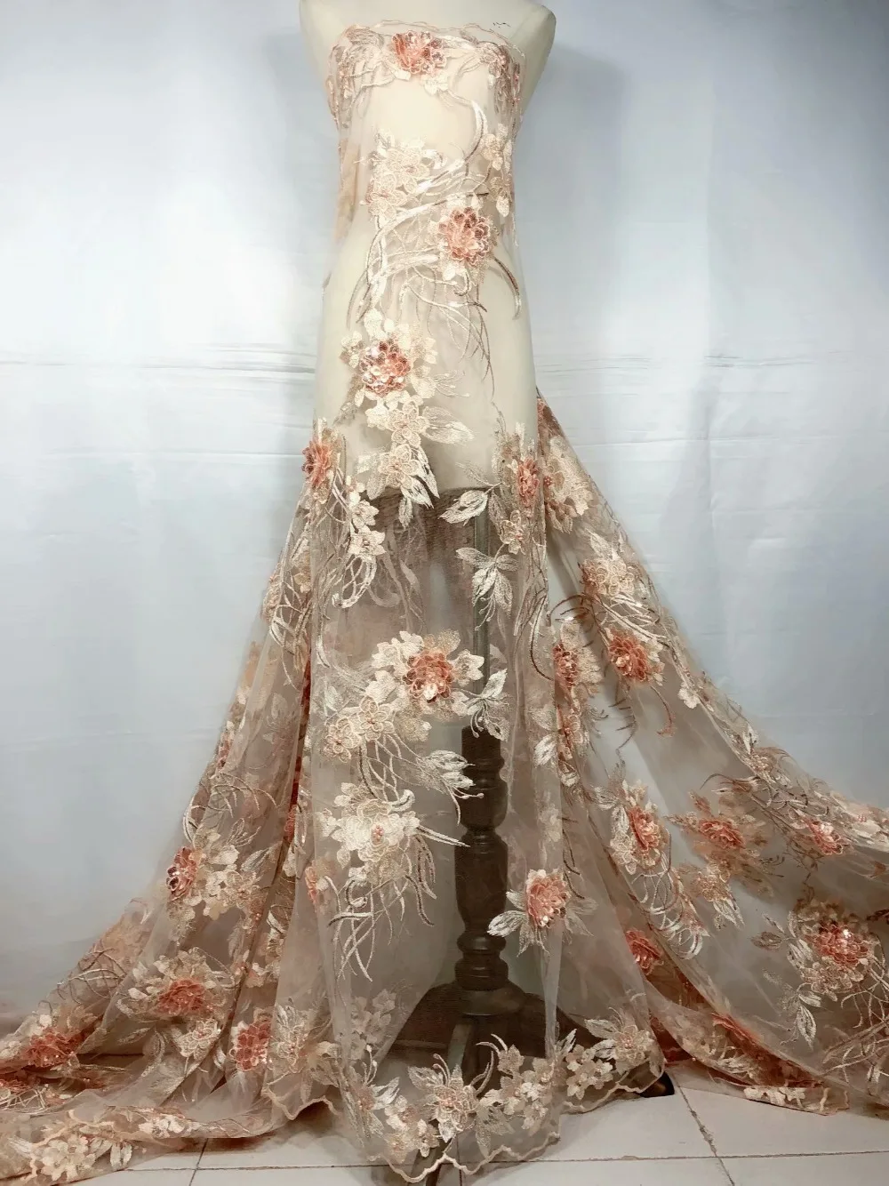 New arrival Beautifical 3D applique african Net lace fabric High quality Nigerian lace embroidered wedding tulle lace fabric
New arrival Beautifical 3D applique african Net lace fabric High quality Nigerian lace embroidered wedding tulle lace fabric