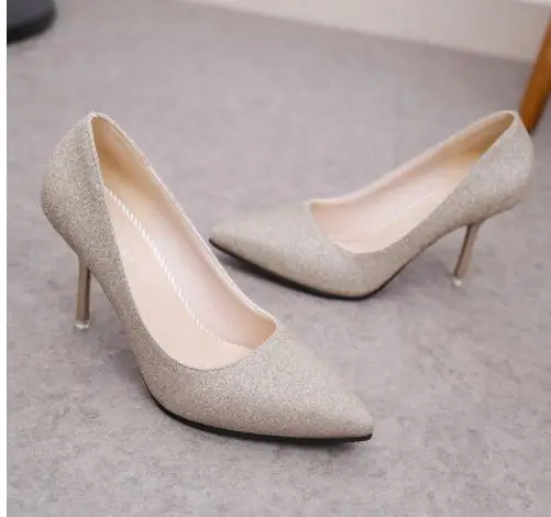 Free send 2018 spring and autumn new style pointed end high heel Fine heel bride's wedding shoes
Free send 2018 spring and autumn new style pointed end high heel Fine heel bride's wedding shoes