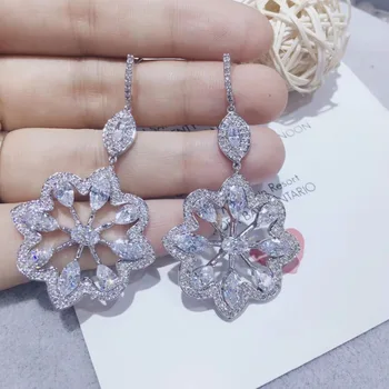 Brand New Fashion Luxury Long Flower Round Shape Dangle Full Mirco Pave Cubic Zirconia Engagement Party Earring E6927
Brand New Fashion Luxury Long Flower Round Shape Dangle Full Mirco Pave Cubic Zirconia Engagement Party Earring E6927