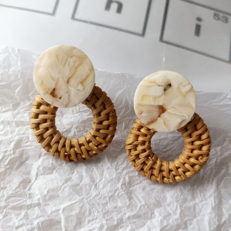 Handmade Acrylic Sequin Rattan Knit Drop Earrings Women Elegant Wooden Big Round Straw Weaving Dangel Earring Jewelry A633
Handmade Acrylic Sequin Rattan Knit Drop Earrings Women Elegant Wooden Big Round Straw Weaving Dangel Earring Jewelry A633