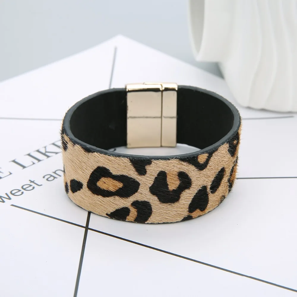 Sauvoo 2019 Leopard Leather Bracelets Hand-Made Horse Hair on Cuff Leopard Leather Printed Wide Magnetic Clasp Bangle for Women
Sauvoo 2019 Leopard Leather Bracelets Hand-Made Horse Hair on Cuff Leopard Leather Printed Wide Magnetic Clasp Bangle for Women