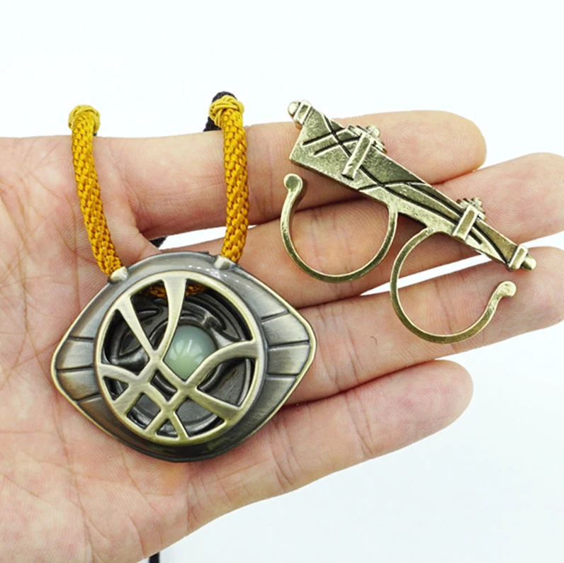 Doctor Strange Fly Sling Ring Power Ring The Gate of Time Space Cosplay Prop Eye of Agamotto Zinc Alloy Jewelry Collection NEW
Doctor Strange Fly Sling Ring Power Ring The Gate of Time Space Cosplay Prop Eye of Agamotto Zinc Alloy Jewelry Collection NEW