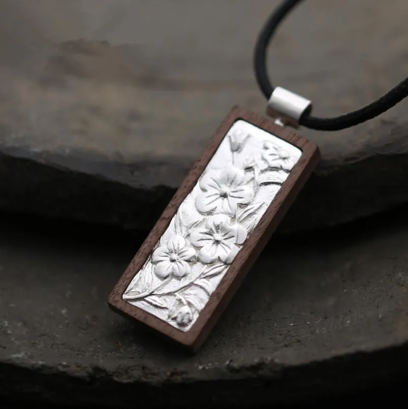 Sandalwood 990 Sterling Silver Plum Blossom Bar Vintage Ethnic Style Pendant Necklace (SYF)
Sandalwood 990 Sterling Silver Plum Blossom Bar Vintage Ethnic Style Pendant Necklace (SYF)
