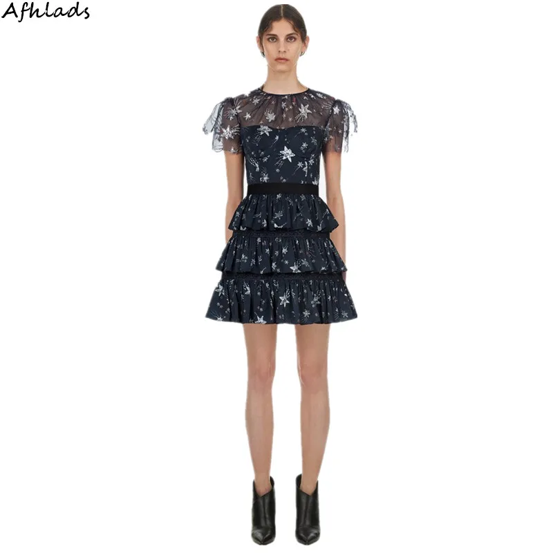Self-portrait lace mesh patchwork round neck print embroidered high waist fashion short sleeve beading mini vestidos dress
Self-portrait lace mesh patchwork round neck print embroidered high waist fashion short sleeve beading mini vestidos dress
