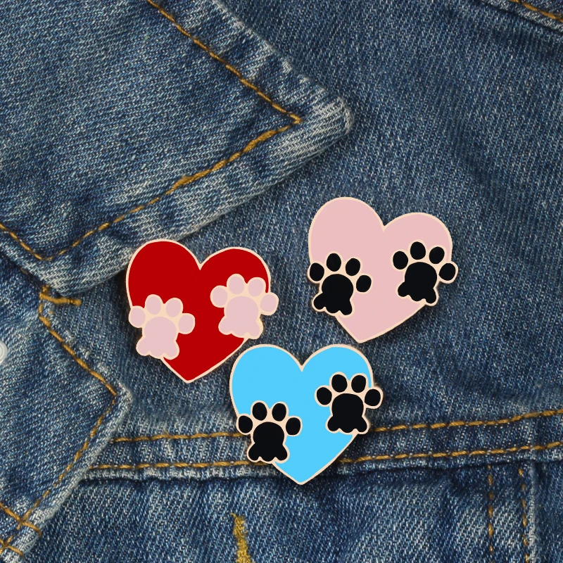 

3 Colors Lovely Cartoon Cat Claw Heart Brooch Women Dress Badge Pink Red Animal Paw Enamel Pins Jackets Lapel Collar Pin Jewelry