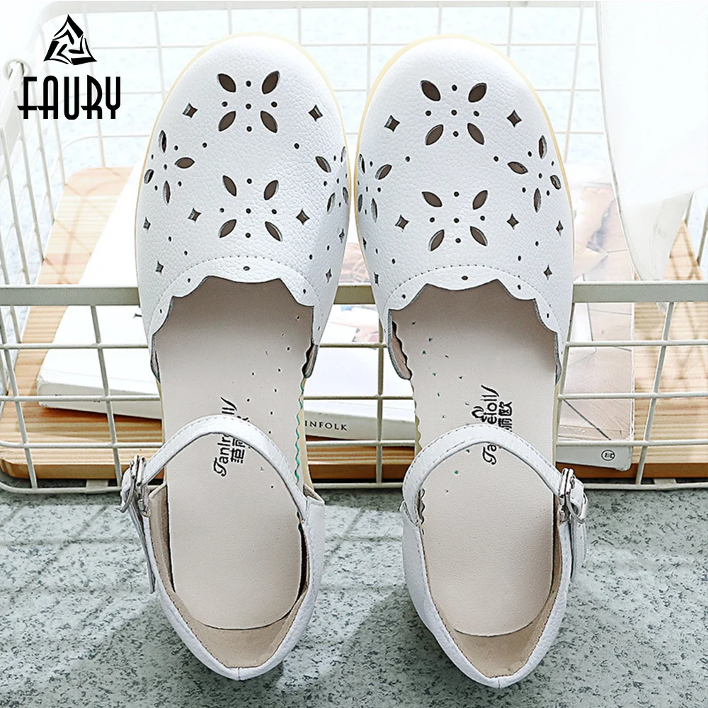 2018 Nurse Shoes Sandals White Hospital Doctor Nurse Sandals New Summer Breathable Hole Shoes Women Medical Work Shoes
2018 Nurse Shoes Sandals White Hospital Doctor Nurse Sandals New Summer Breathable Hole Shoes Women Medical Work Shoes