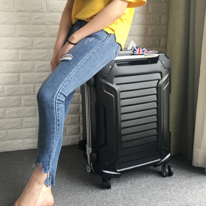 Cool! Luxury Aluminum Frame Luggage Trolley Box Universal Wheel Lock Personality Cool Box Travel Suitcase
Cool! Luxury Aluminum Frame Luggage Trolley Box Universal Wheel Lock Personality Cool Box Travel Suitcase