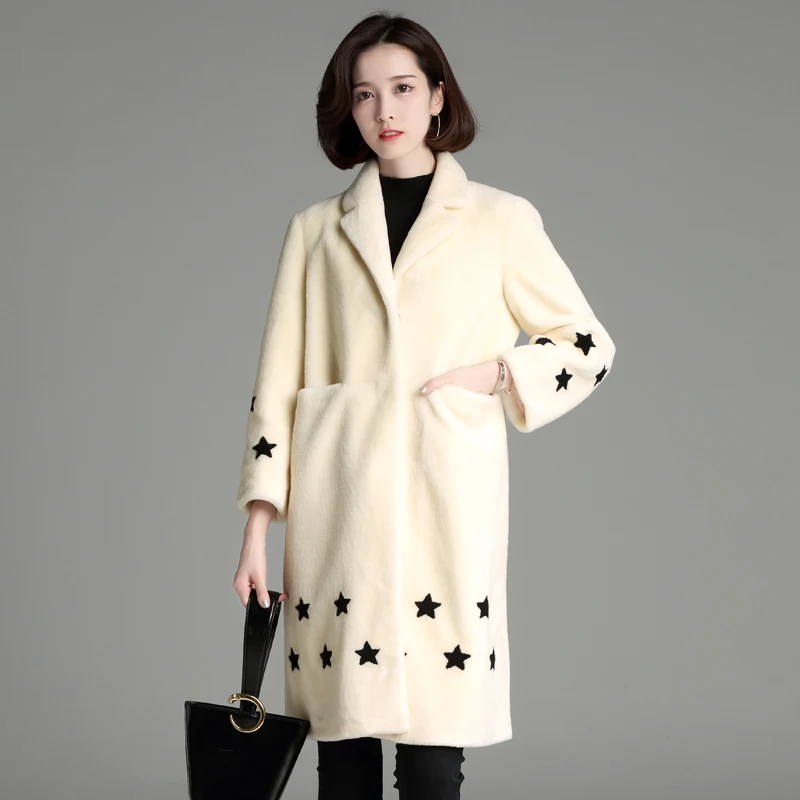 2018Womens' Winter fur coat personality cute star pattern print fur coat women long sleeve warm wool coat fashion girl
2018Womens' Winter fur coat personality cute star pattern print fur coat women long sleeve warm wool coat fashion girl