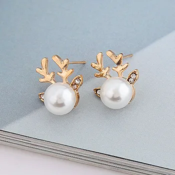 Hot Sale Fashion Christmas Pearl Deer Earrings For Women Ear Stud Jewelry Elegant Korean Antler Earrings
Hot Sale Fashion Christmas Pearl Deer Earrings For Women Ear Stud Jewelry Elegant Korean Antler Earrings