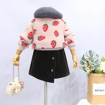 Girls sweaters foreign gas 2018 new winter baby baby strawberry water velvet children thickening hooded warm shirt
Girls sweaters foreign gas 2018 new winter baby baby strawberry water velvet children thickening hooded warm shirt