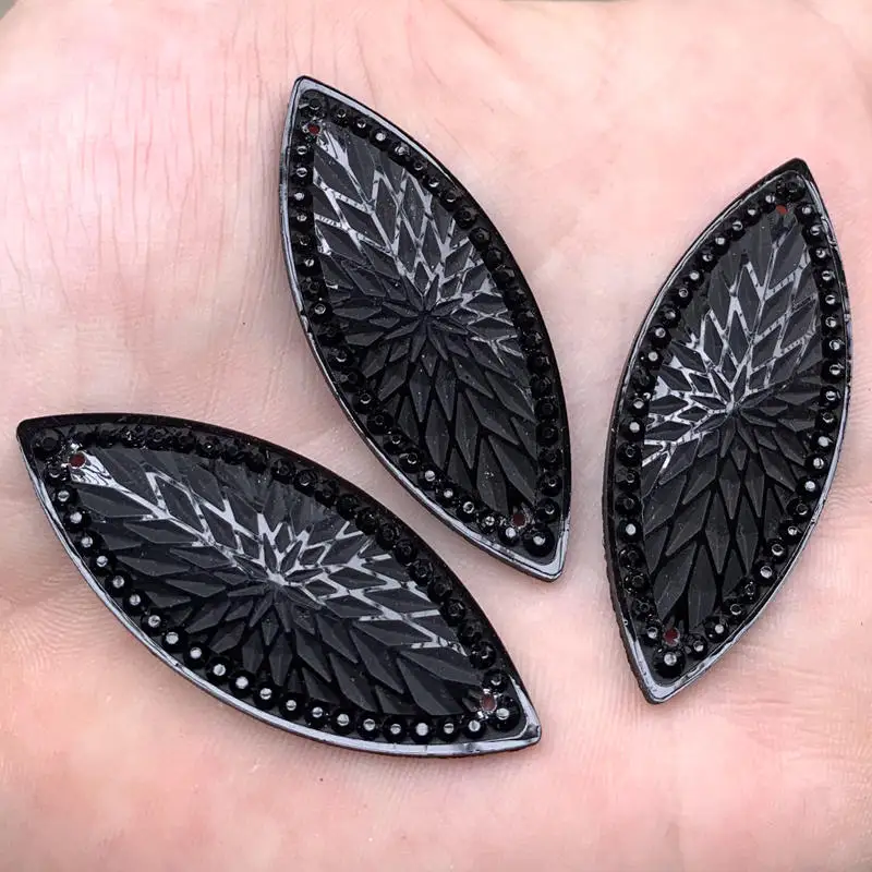 Pure black 16pcs 19mm*49mm AB Resin Horse Eye Rhinestone Flatback Wedding Diy Buttons 2 Hole -A9411
Pure black 16pcs 19mm*49mm AB Resin Horse Eye Rhinestone Flatback Wedding Diy Buttons 2 Hole -A9411