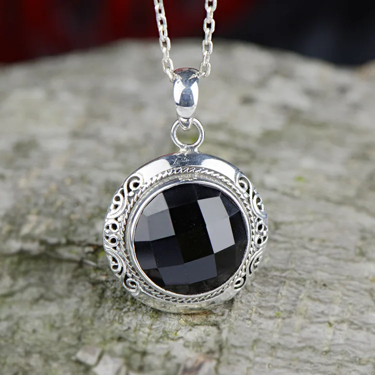 2019 new S925 silver jewelry Thai silver black agate pendant personality round female fashion item pendant pendant couple models
2019 new S925 silver jewelry Thai silver black agate pendant personality round female fashion item pendant pendant couple models