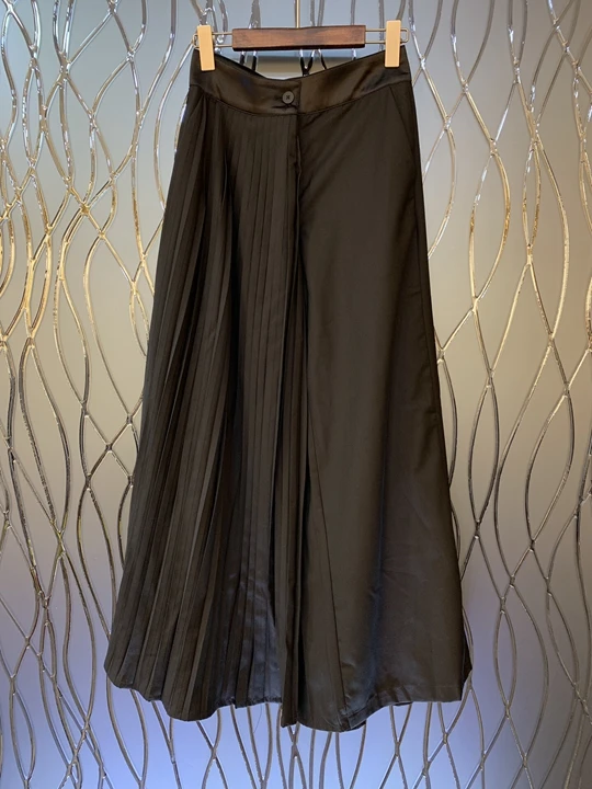 2019 Summer New Women's Irregular Pleated Pure Colored Broad-legged Trousers and Leisure Pants 709
2019 Summer New Women's Irregular Pleated Pure Colored Broad-legged Trousers and Leisure Pants 709